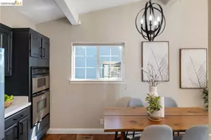 2343 Mastlands Dr, Oakland, CA 94611 - Photo 15