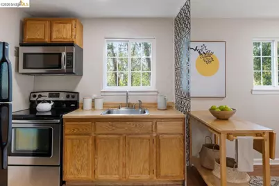 2343 Mastlands Dr, Oakland, CA 94611 - Photo 79