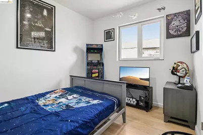 874 Pine St, Oakland, CA 94607 - Photo 21