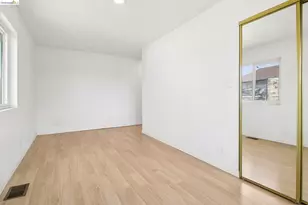 874 Pine St, Oakland, CA 94607 - Photo 15