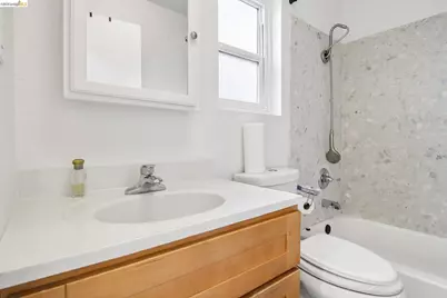874 Pine St, Oakland, CA 94607 - Photo 13
