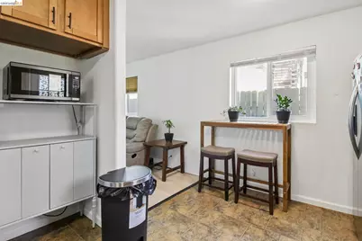 874 Pine St, Oakland, CA 94607 - Photo 11
