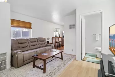 874 Pine St, Oakland, CA 94607 - Photo 5