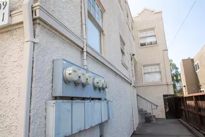 701 43rd St, Oakland, CA 94609 - Photo 25