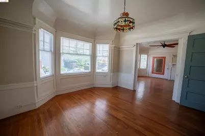 701 43rd St, Oakland, CA 94609 - Photo 7