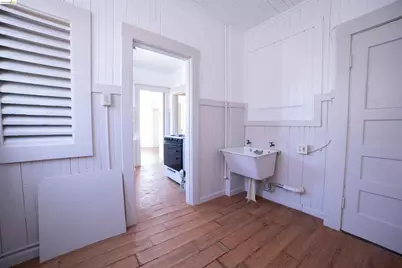 701 43rd St, Oakland, CA 94609 - Photo 17