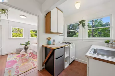 4989 Shafter Avenue, Oakland, CA 94609 - Photo 25
