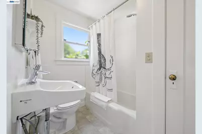 4987 Shafter Avenue, Oakland, CA 94609 - Photo 31