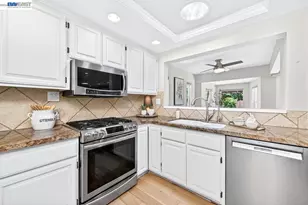 684 Emerald St, Livermore, CA 94550 - Photo 17