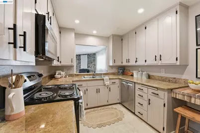 17356 Via Chiquita, San Lorenzo, CA 94580 - Photo 9