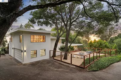 1055 Sterling Avenue, Berkeley, CA 94708 - Photo 3