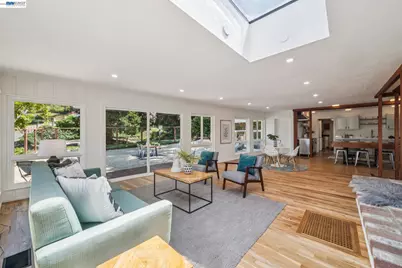 1055 Sterling Avenue, Berkeley, CA 94708 - Photo 21