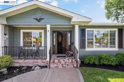 2090 Foxswallow Rd, Pleasanton, CA 94566 - Photo 3