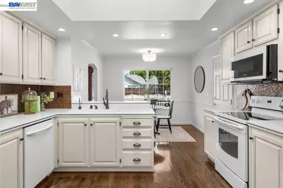 2090 Foxswallow Rd, Pleasanton, CA 94566 - Photo 13