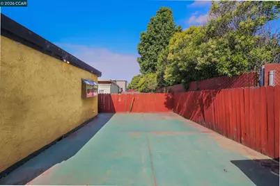 2415 Maine Ave, Richmond, CA 94804 - Photo 23