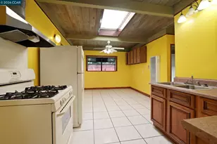 2415 Maine Ave, Richmond, CA 94804 - Photo 13