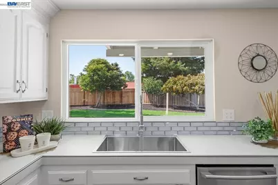 5613 Abington Ct, Newark, CA 94560 - Photo 9
