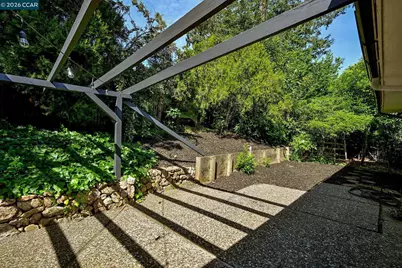 1067 Ridge Park Dr, Concord, CA 94518 - Photo 37