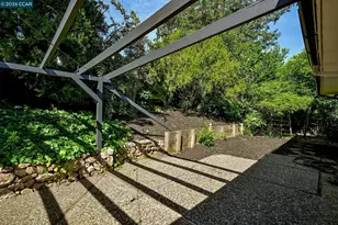 1067 Ridge Park Dr, Concord, CA 94518 - Photo 37