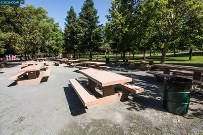 1067 Ridge Park Dr, Concord, CA 94518 - Photo 45