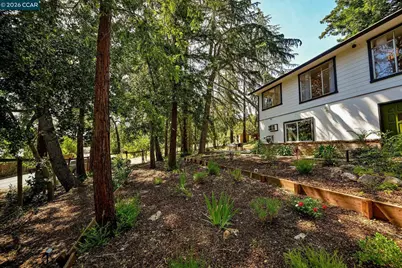 1067 Ridge Park Dr, Concord, CA 94518 - Photo 25