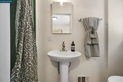1067 Ridge Park Dr, Concord, CA 94518 - Photo 21