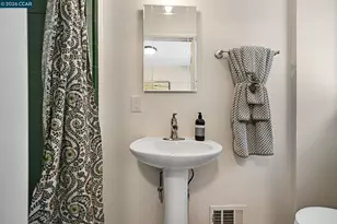 1067 Ridge Park Dr, Concord, CA 94518 - Photo 21