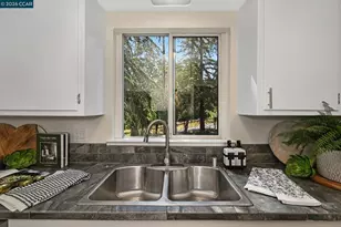 1067 Ridge Park Dr, Concord, CA 94518 - Photo 13