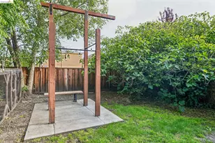 1264 Alcatraz Ave, Berkeley, CA 94702 - Photo 29