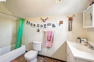 1264 Alcatraz Ave, Berkeley, CA 94702 - Photo 59
