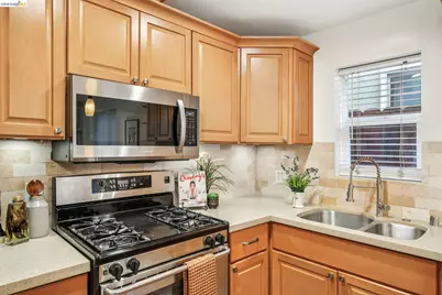 1268 Alcatraz Ave, Berkeley, CA 94702 - Photo 13