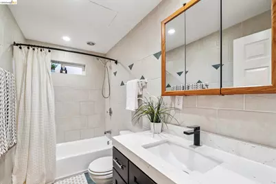 1268 Alcatraz Ave, Berkeley, CA 94702 - Photo 21