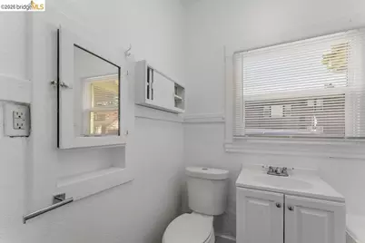 646 42nd St, Oakland, CA 94609 - Photo 23