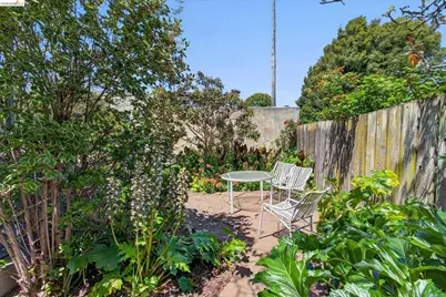 1239 Berkeley Way, Berkeley, CA 94702 - Photo 11