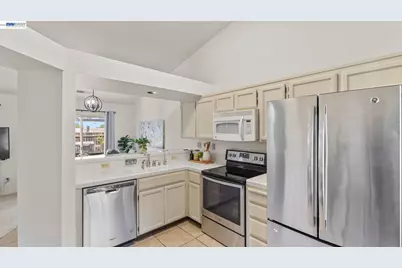 1571 Spring Ct, Tracy, CA 95376 - Photo 9
