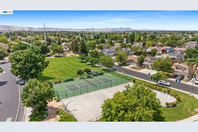1571 Spring Ct, Tracy, CA 95376 - Photo 33