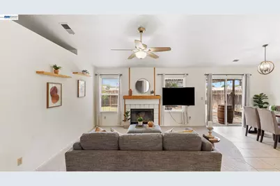 1571 Spring Ct, Tracy, CA 95376 - Photo 3