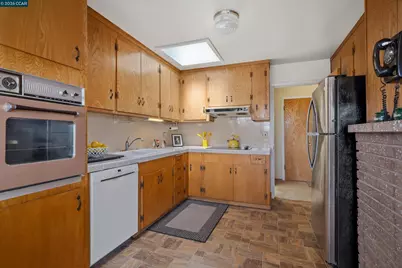 48 Sussex St, San Francisco, CA 94131 - Photo 11