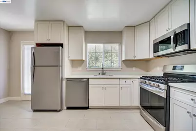 15963 Via Toledo, San Lorenzo, CA 94580 - Photo 13