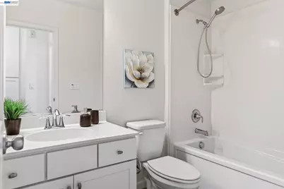 1072 Victories Loop, San Jose, CA 95116 - Photo 19