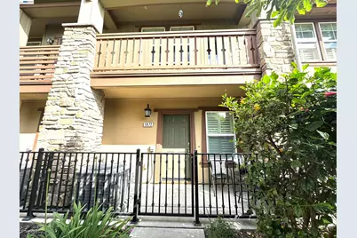 1072 Victories Loop, San Jose, CA 95116 - Photo 3