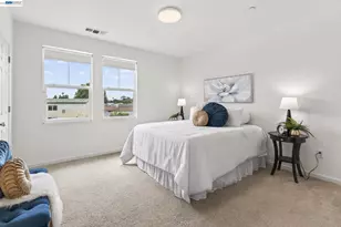 1072 Victories Loop, San Jose, CA 95116 - Photo 13