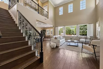8320 New Park Ln, San Diego, CA 92127 - Photo 13