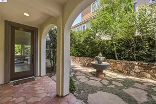 8320 New Park Ln, San Diego, CA 92127 - Photo 5