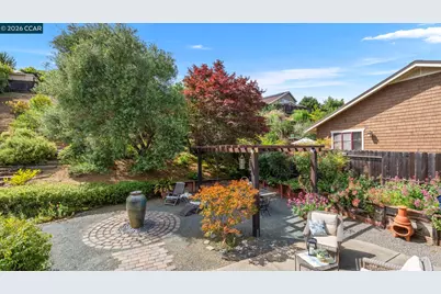 1449 2nd St, Benicia, CA 94510 - Photo 17