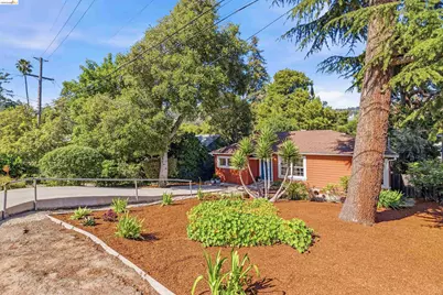 8108 Greenly Dr, Oakland, CA 94605 - Photo 3