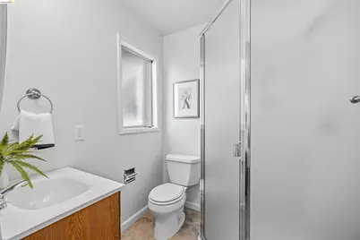 8108 Greenly Dr, Oakland, CA 94605 - Photo 17