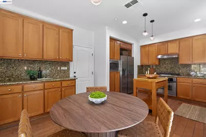 5880 Hillbrook Pl, Dublin, CA 94568 - Photo 11