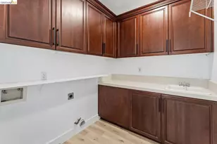3201 Montrose Way, El Dorado Hills, CA 95762 - Photo 41