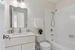 27720 Persimmon Dr, Hayward, CA 94544 - Photo 21